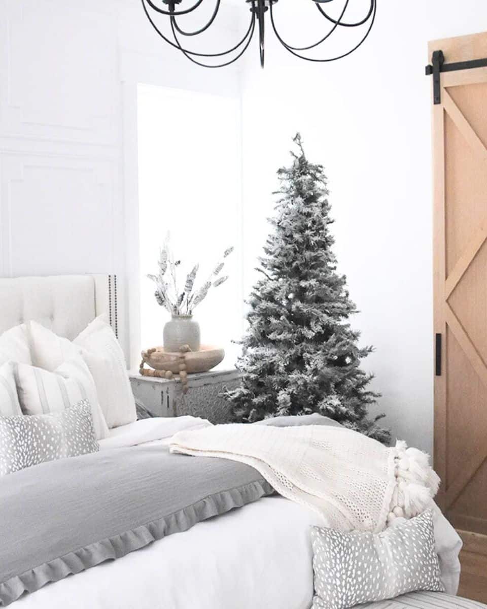 farmhouse christmas bedroom